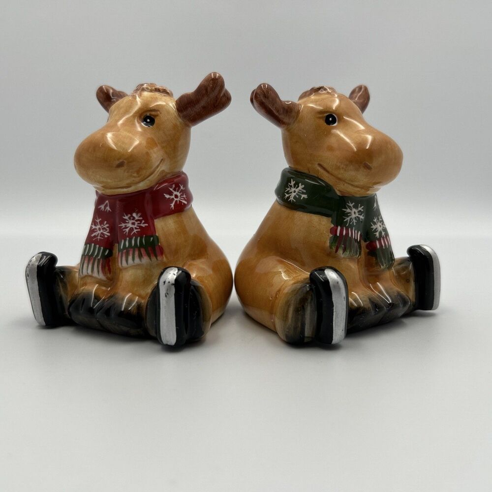 Harry & David Christmas Moose Salt Pepper Shakers Ceramic Holiday 2005 Pair